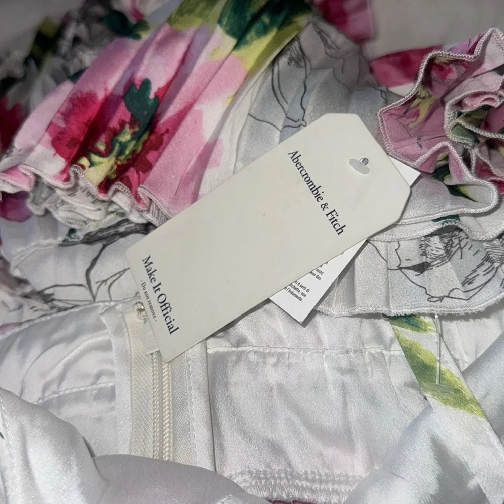 NWT Abercrombie & Fitch A&F Giselle Pleated Tiered Maxi Dress Satin White Floral